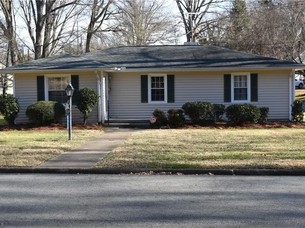 1115 E Willowbrook Dr, Burlington, NC 27215