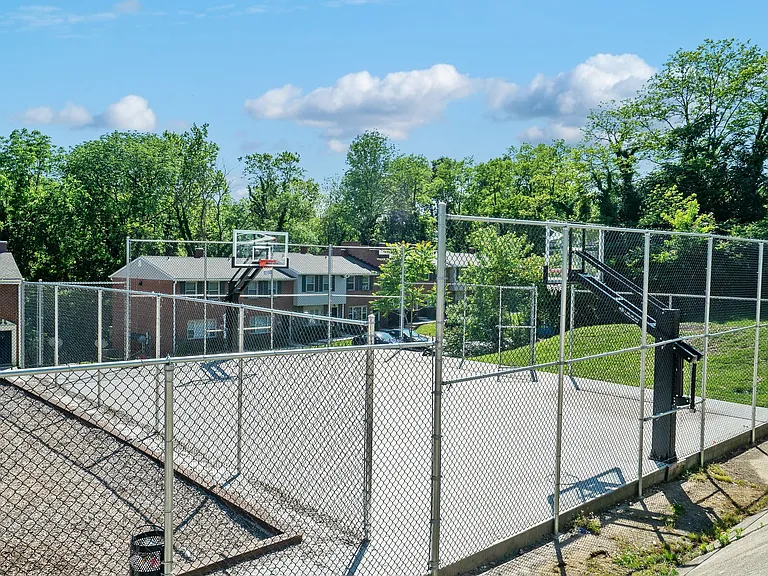 Fairway Ridge Apartments and Townhomes — Photo 11