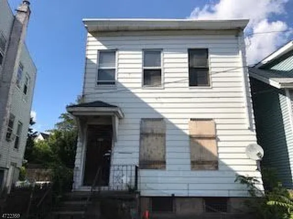 165 Lyon St, Paterson, NJ 07524