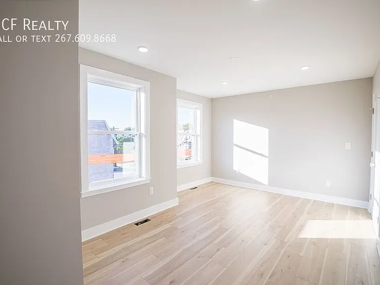 4926 Locust St #3R — Photo 11