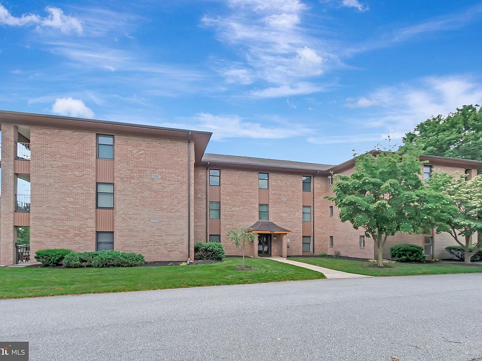 1st image of 3209 Falcon Ln APT 129