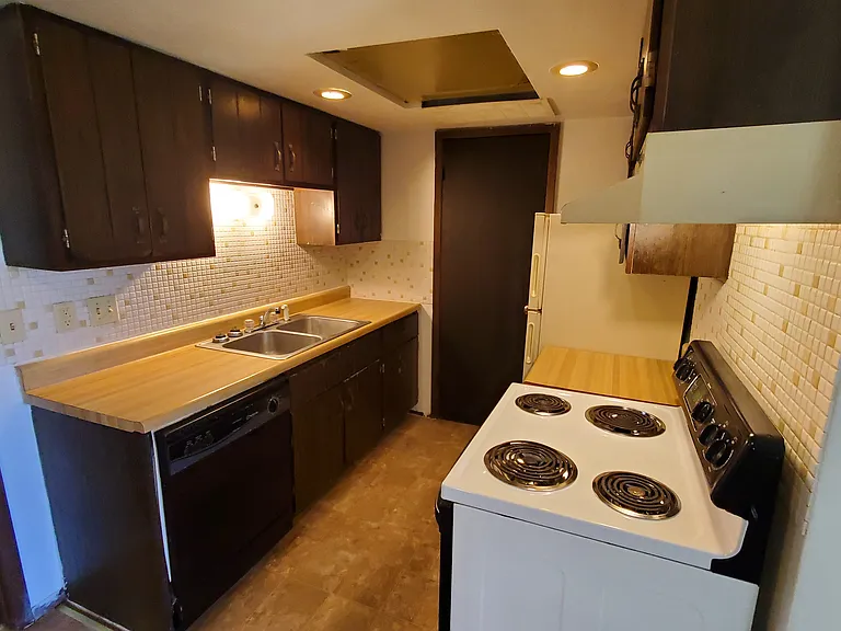 307 N 44th St #2 — Photo 6