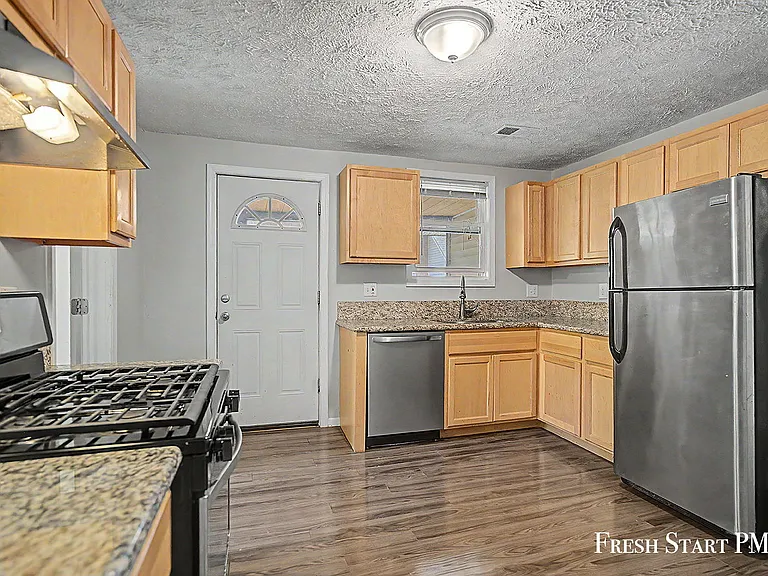 851 Park St SW #2 — Photo 16