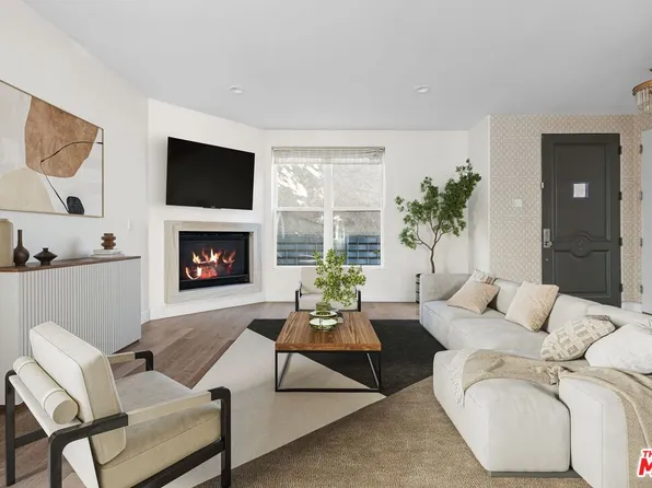 1745 S Barrington Ave, Los Angeles, CA 90025
