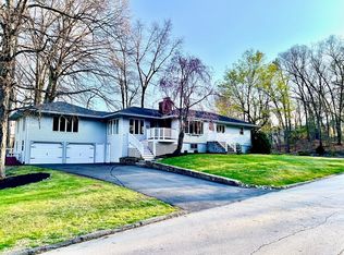 94 Butternut Ln, Methuen, MA 01844