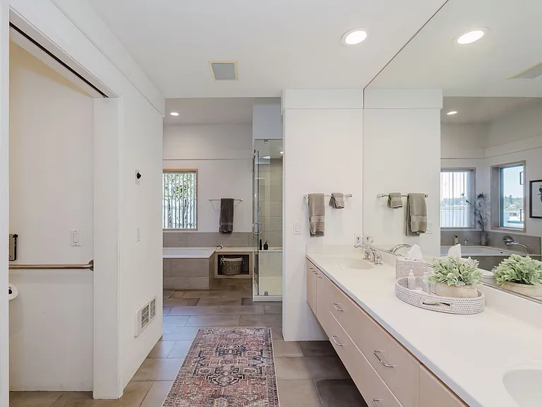 5834 Packard Ln NE — Photo 22