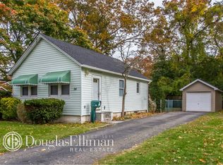 34 Bennett Ave, Patchogue, NY 11772