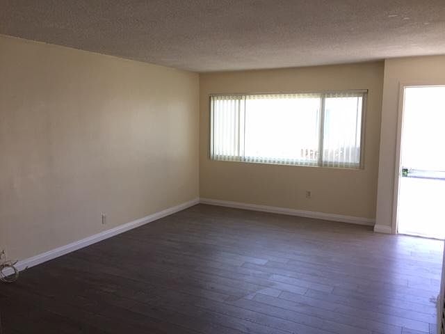 1st image of 1438 Vineland Ave APT C