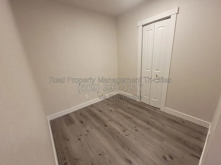1307 W Shoshone St #D — Photo 8