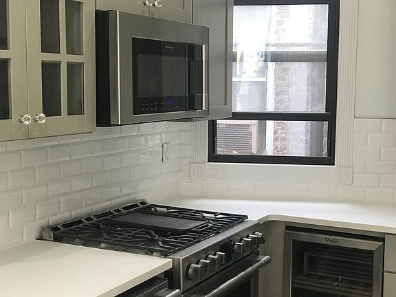 5th image of 2542 18th St