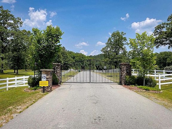 2nd image of 212 Broad Hawk Cir