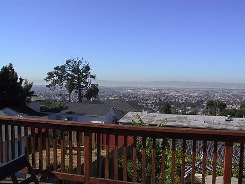 Panoramic Bay Views!