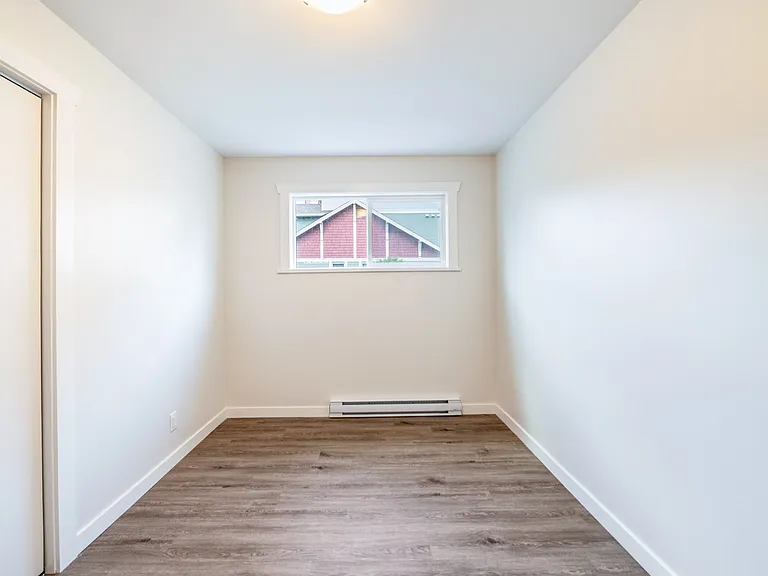 9250 Edwards Rd #5 — Photo 16