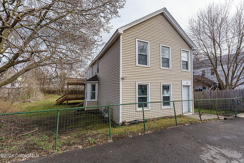 3rd image of 17 Glen Avenue