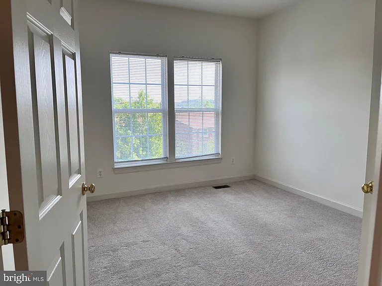5605 Harrington Falls Ln #F — Photo 34