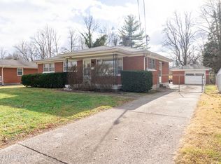 3217 Teakwood Cir, Louisville, KY