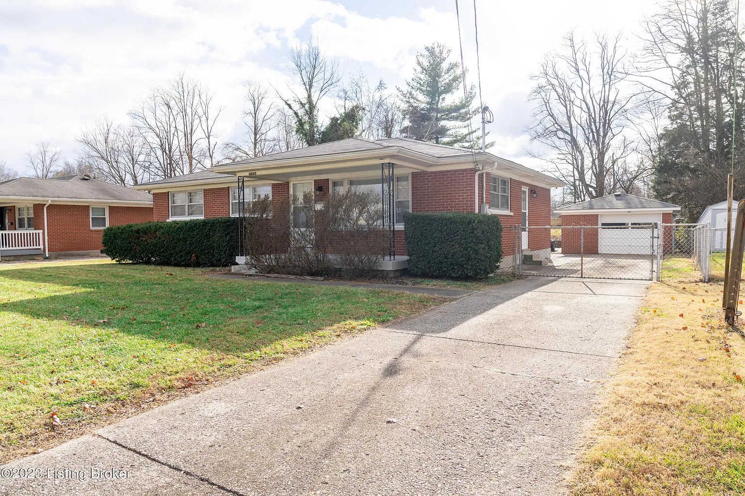 3217 Teakwood Cir photo 1