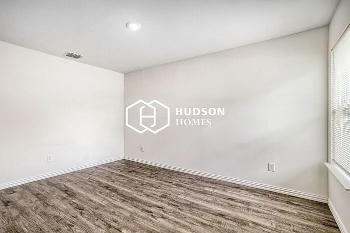 1701 N Guadalupe St — Photo 8