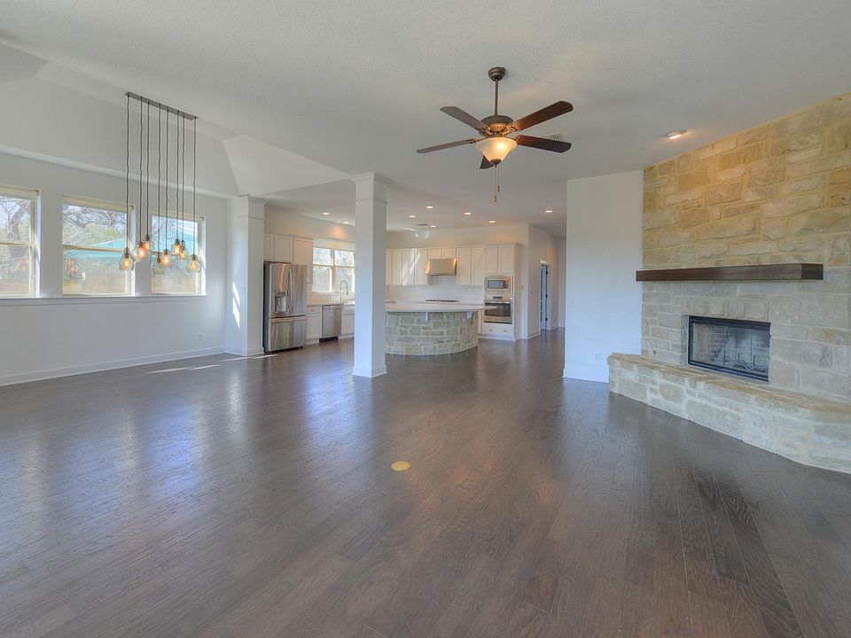 1st image of 464 Sand Hills Ln