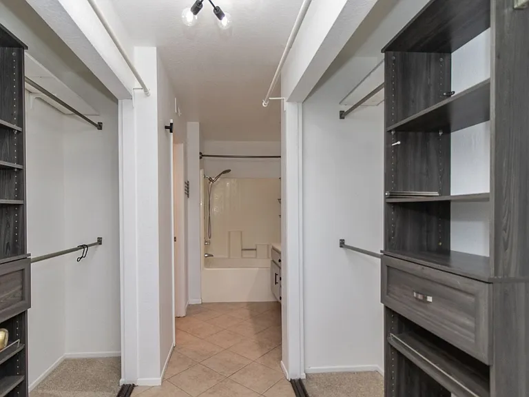 1821 Avenida Segovia — Photo 15