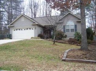 709 17th Avenue Dr SE, Hickory, NC 28602