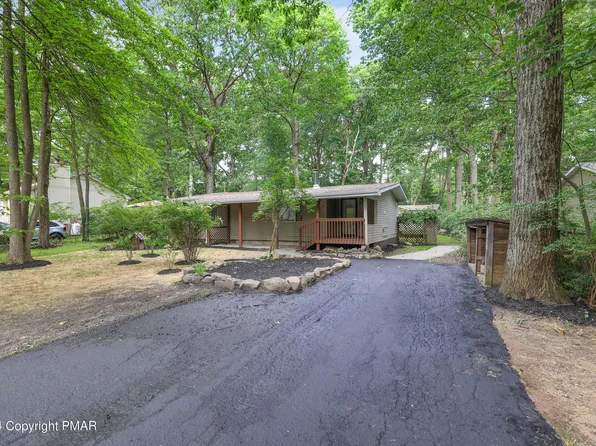 2150 Vacation Ln, Pocono Summit, PA 18346