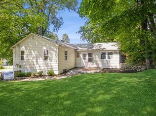 24 Holt Rd, Hyde Park, NY 12538