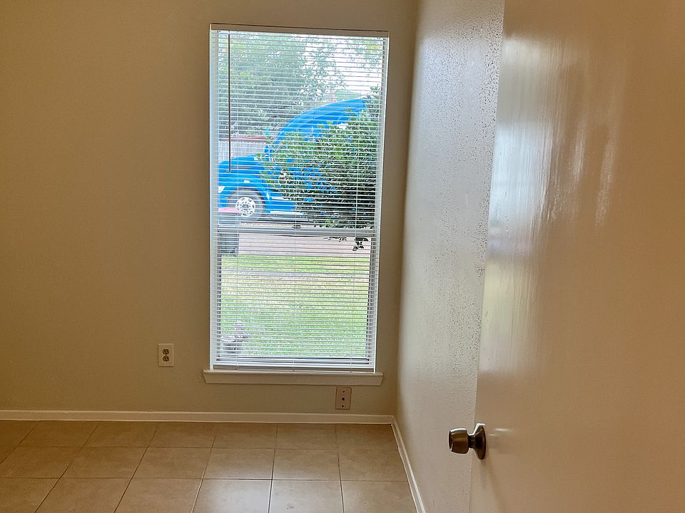 1st image of 269 Willoughby Dr
