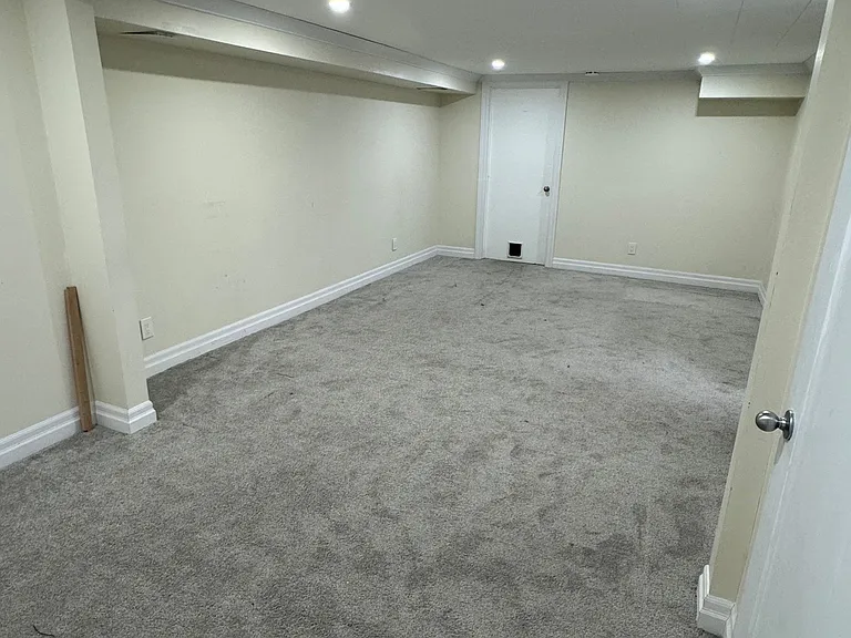 230 Clarke Rd #6 — Photo 21
