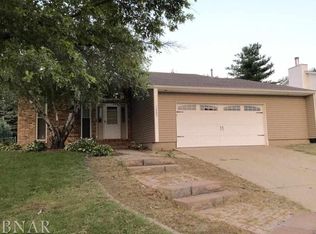 1305 Kenneth Dr, Bloomington, IL