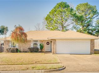 216 Almond Ln, Euless, TX 76039