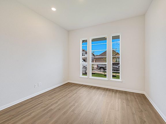 5th image of 129 Grand Canyon Way
