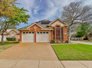 3813 Crown Ct, Bedford, TX 76021