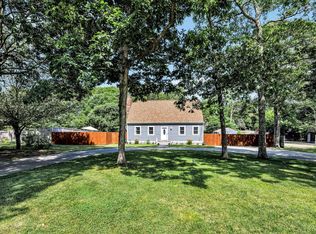 127 S Sandwich Rd, Mashpee, MA 02649