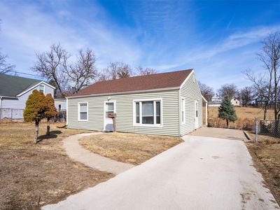 947 28th St, Des Moines, IA, 50312