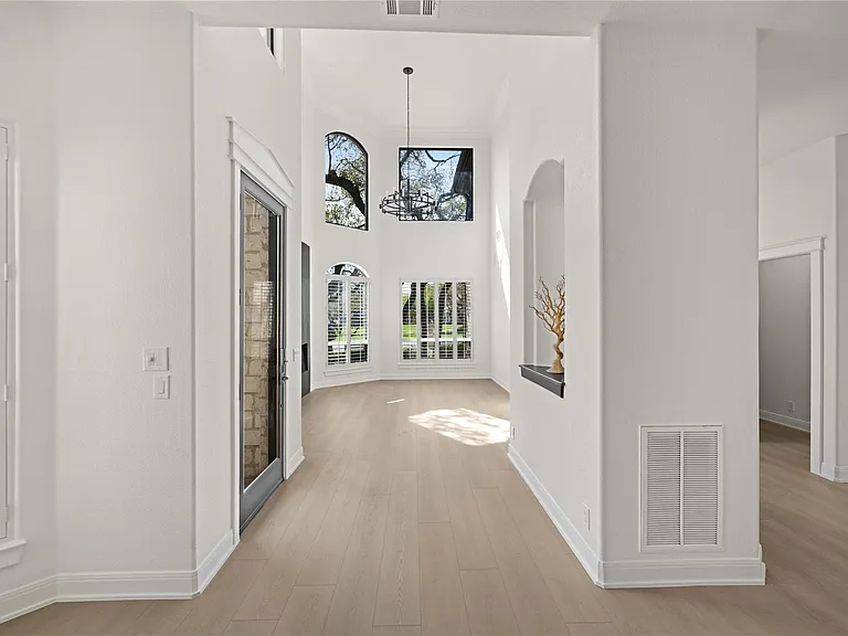 11 Treehaven Ln — Photo 4