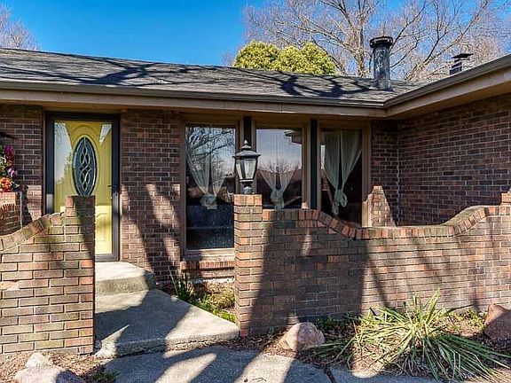4th image of 6074 Abington Dr