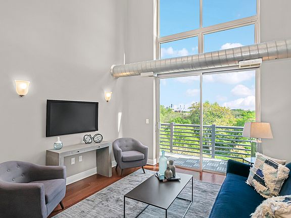 5th image of 1100 W Montrose Ave APT 703