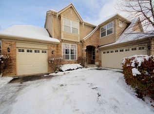 347 E Colonial Dr, Vernon Hills, IL 60061