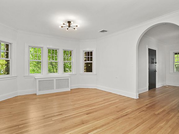 6 Douglas Dr Greenwich CT-print-005-004-005-4200x2799-300dpi.jpg