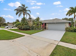 286 Las Palmas St, Royal Palm Beach, FL 33411
