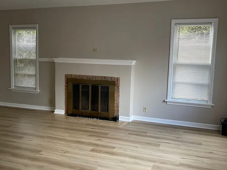 549 NE 89th St — Photo 8