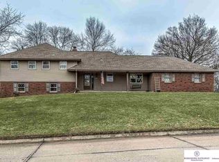 11818 Jackson Rd, Omaha, NE 68154