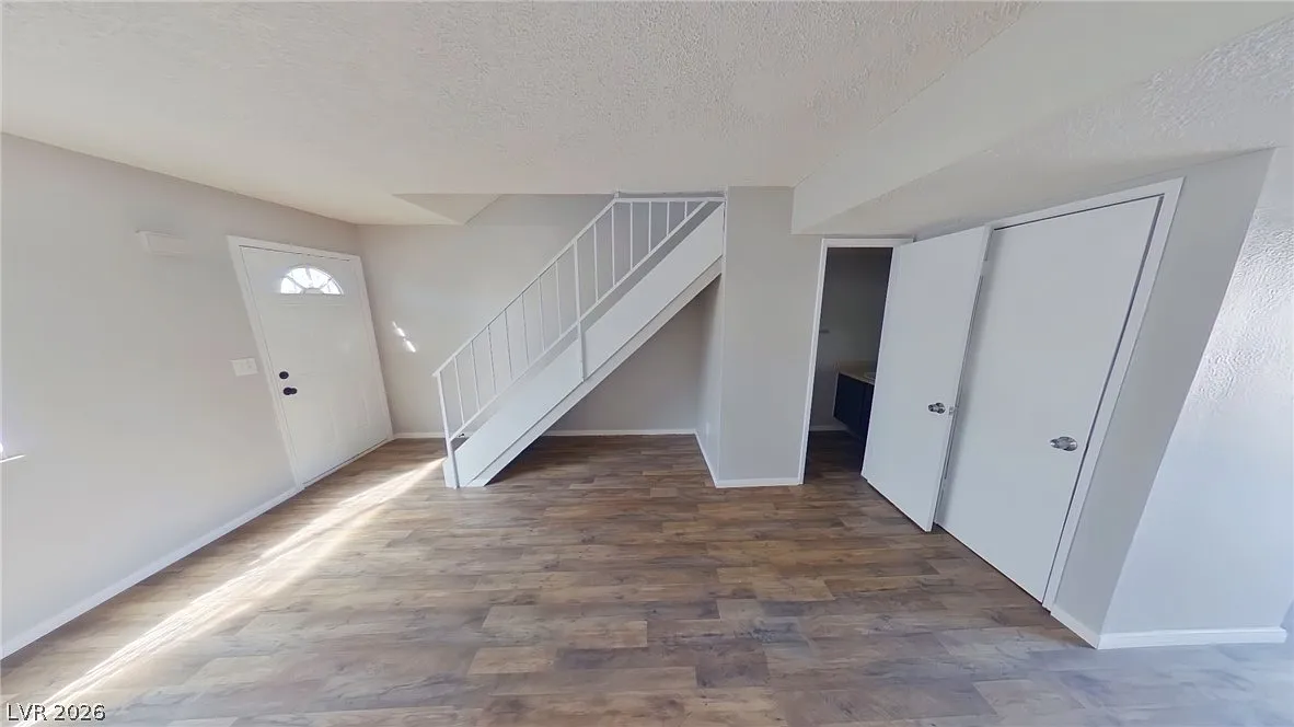 2 bed, 1.5 bath, 1080 sqft, $1,375 — Photo 2