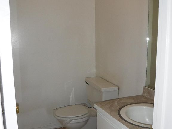 4th image of 1018 N Sacramento Ave #A
