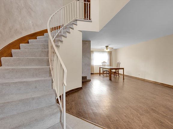 4th image of 305 Abbey Ln