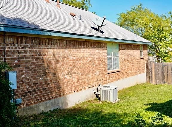 4th image of 1518 Parkwood Dr