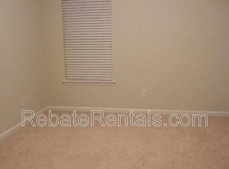 7002 Roundleaf Dr — Photo 10
