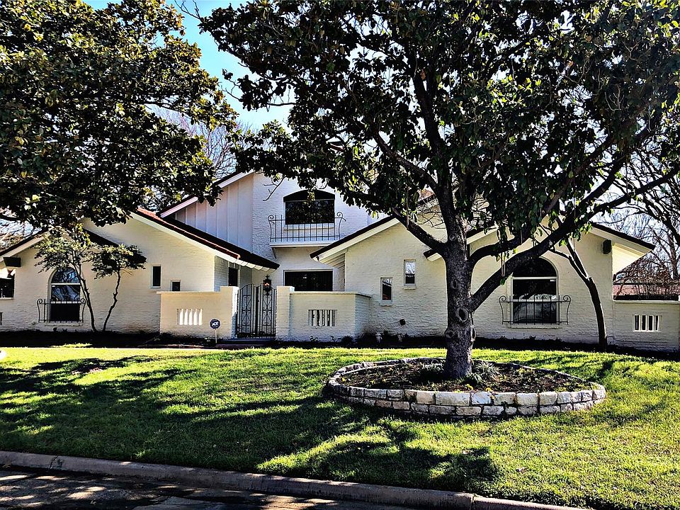 1st image of 2314 Robinhood Dr