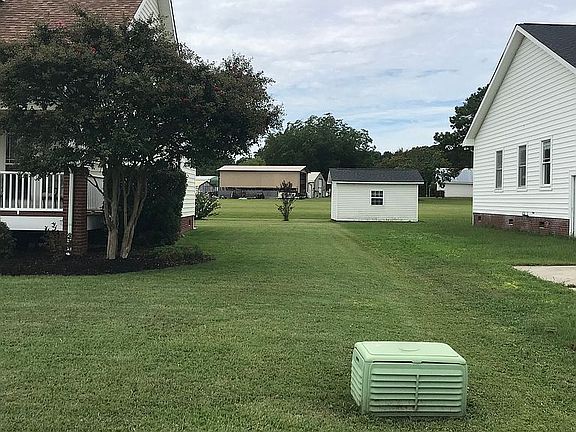 R side of house from street